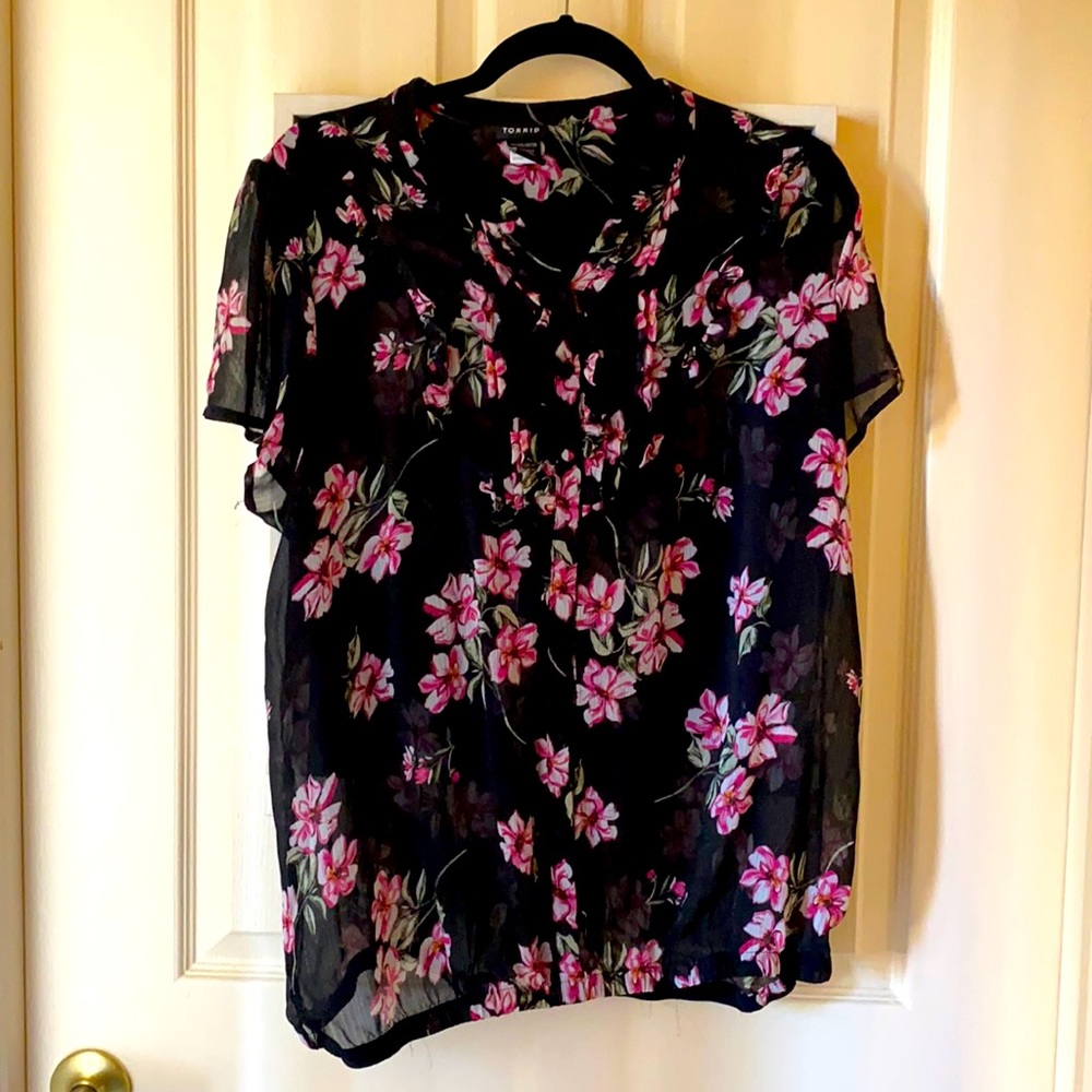 Torrid women’s Plus Sz 2 Blouse Top Crinkle Thin